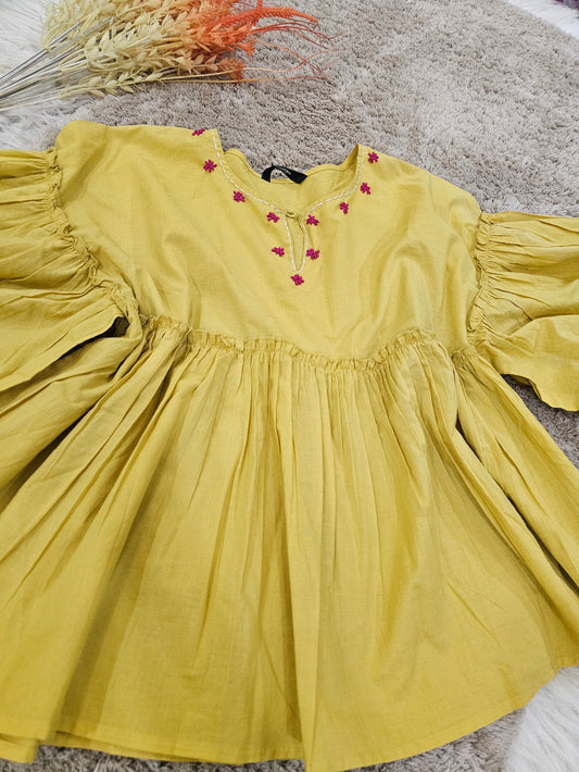 El_Plutus Essentials: Grace short Kurti